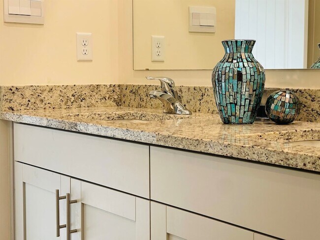 Building Photo - 35 Witherspoon Dr