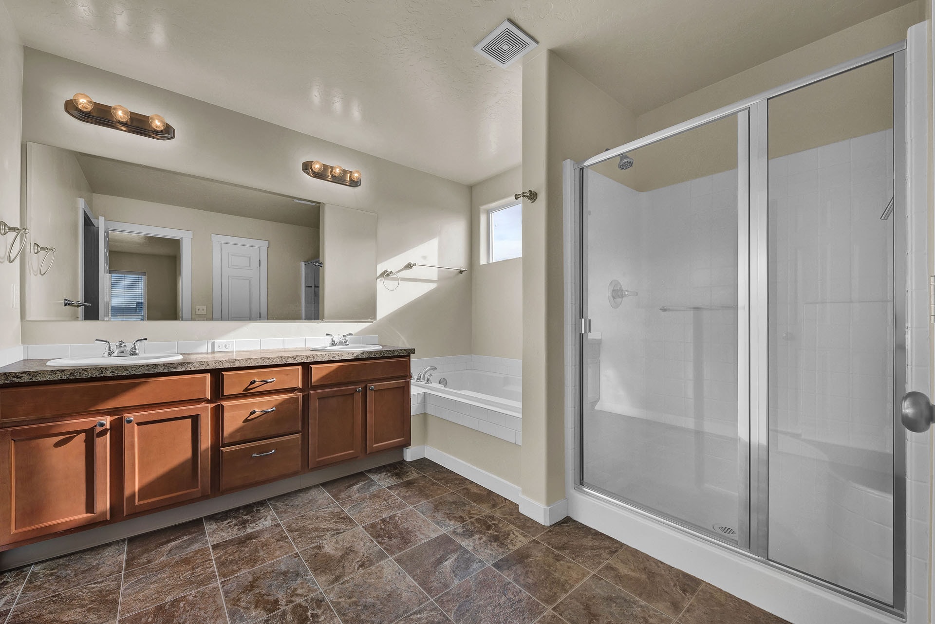 Building Photo - 1633 Placerville St