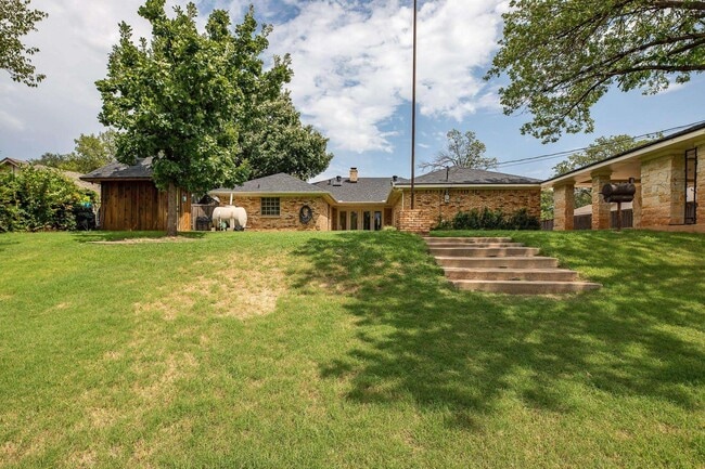 Building Photo - 4411 Shady Ln