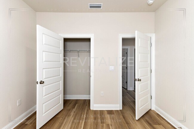 Building Photo - Brand-New 5BR Fairhope Home on Corner Lot with Garage