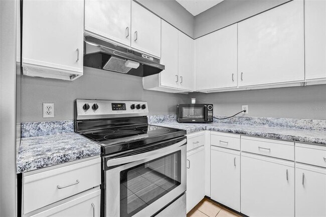 Building Photo - 2333 Feather Sound Dr