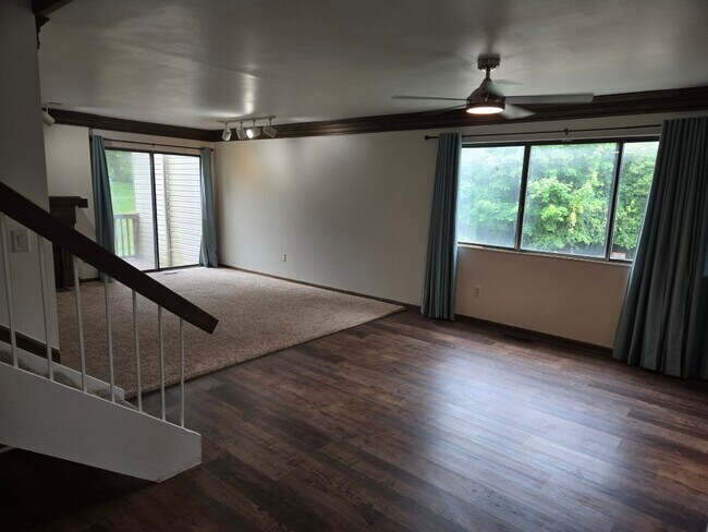 Building Photo - 6136 Palomino Ct