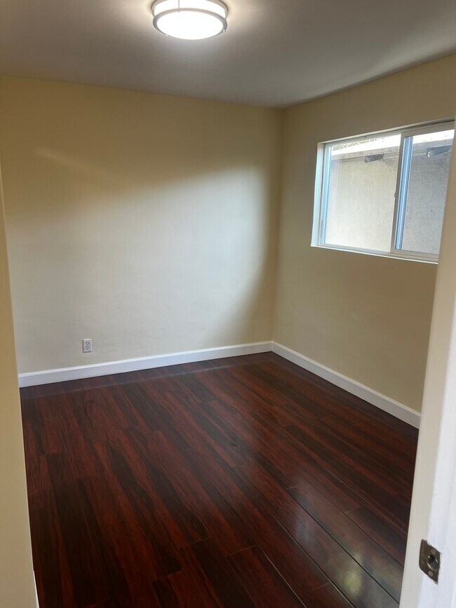 Bedroom - 210 S Everett St
