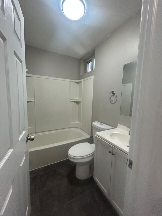Building Photo - Bright & Updated 2 Bedroom | 2 Full Bath Home – $1,150/Month-3238 Jasper Street Philadelphia, PA ...