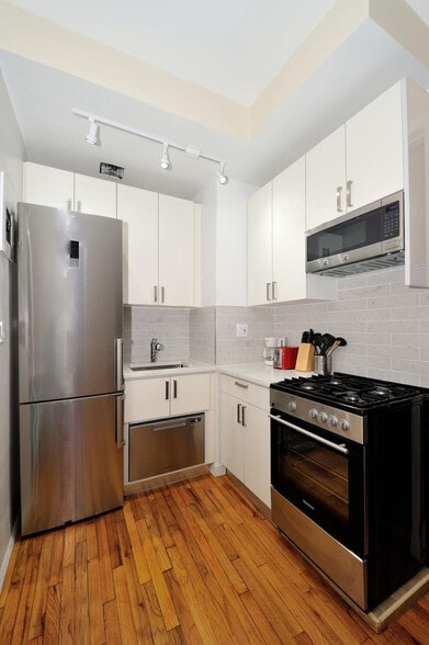 Building Photo - 237 Sullivan St