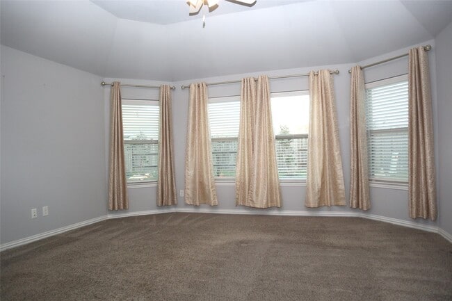 Building Photo - 4553 New Country Dr