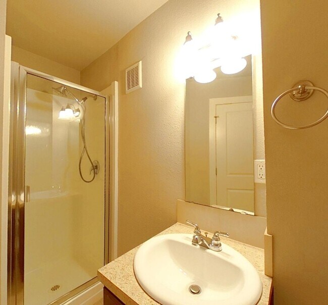 Building Photo - 1713 - Restore