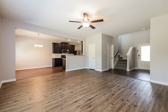 Building Photo - 2928 Parker Dr