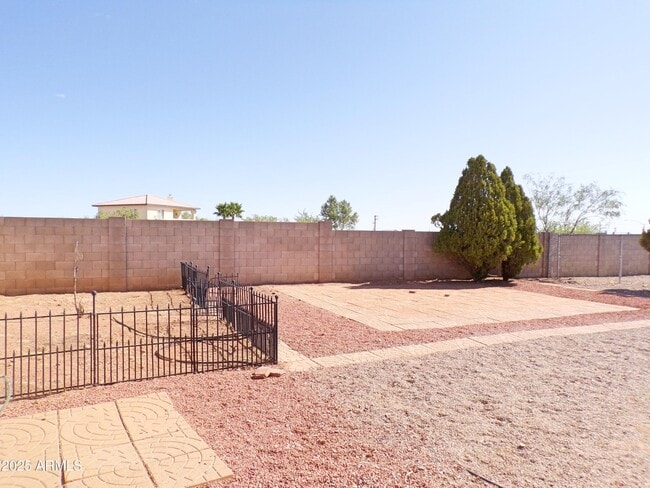 Building Photo - 4441 S Pueblo Ave
