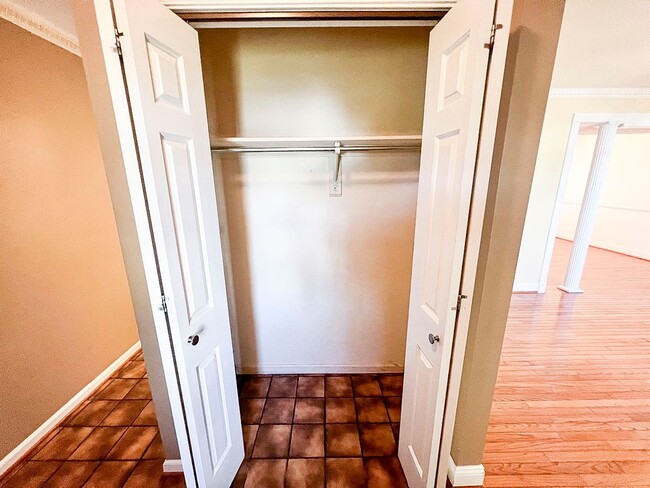 Building Photo - 3502 Old Jones Rd