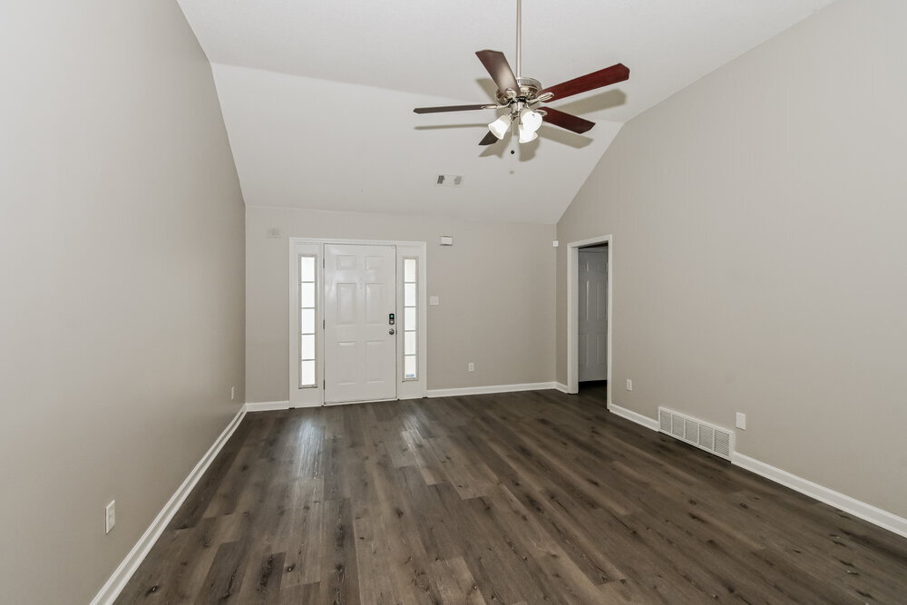 Building Photo - 215 Garden Springs Dr