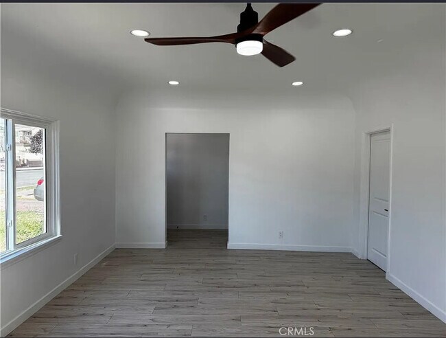 Building Photo - 123 Linda Vista Dr