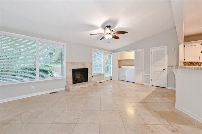 Building Photo - 2454 Drew Valley Rd NE