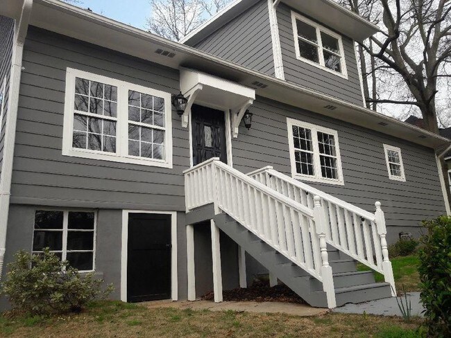 Building Photo - 1280 Arkwright Pl SE