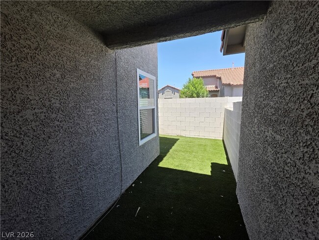 Building Photo - 2275 Ramsgate Dr