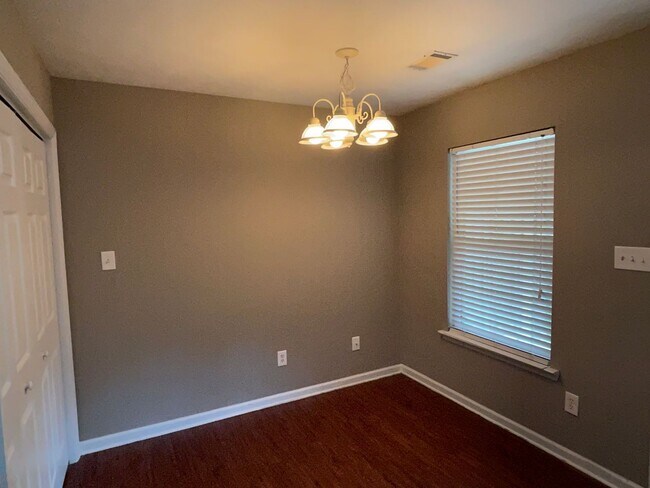 Building Photo - 311 Beech Ln