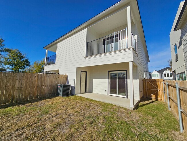 Building Photo - BRAND NEW BUILD!!