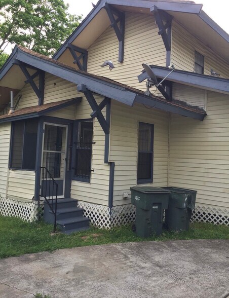 Building Photo - 3021 Procter St