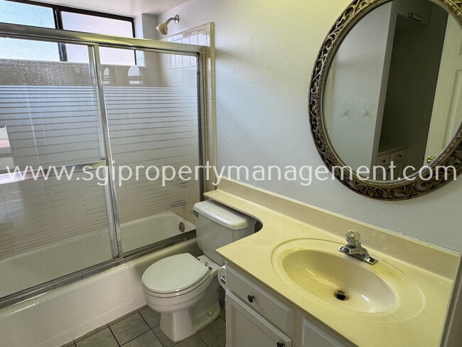 Building Photo - 945 N Pasadena-53