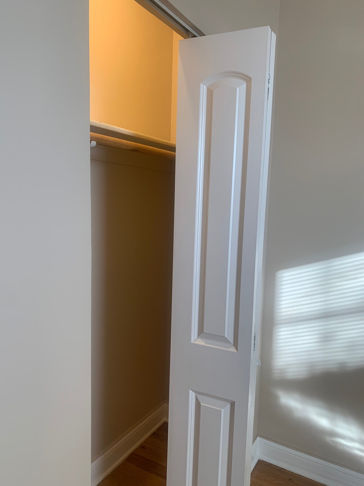 Building Photo - 6507 S Ingleside Ave