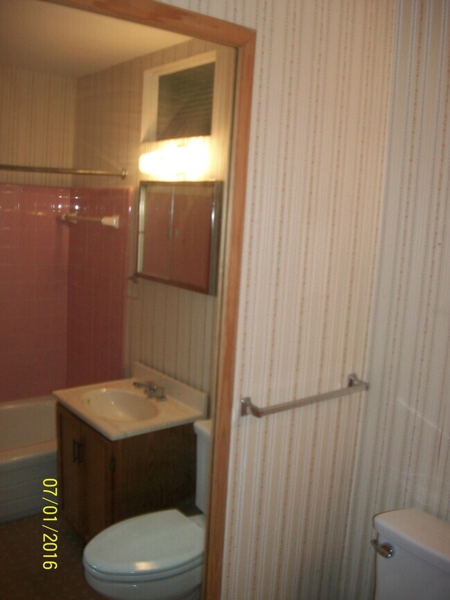 Building Photo - 2851 Wells Dr