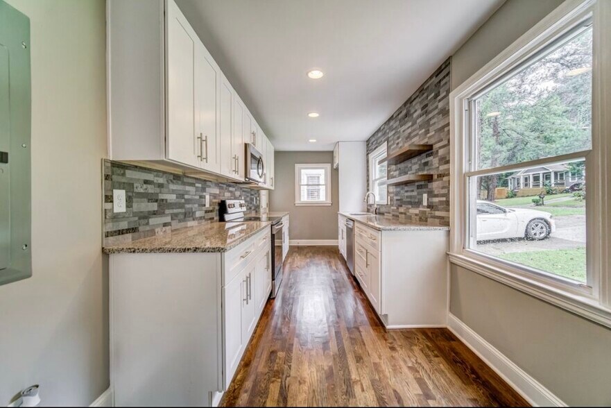 Building Photo - 1384 Westmont Rd SW