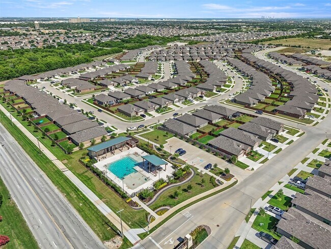 Building Photo - 5405 N Wind Ln