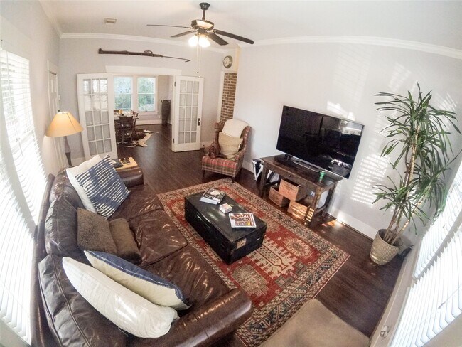 Building Photo - 210 Tabor St