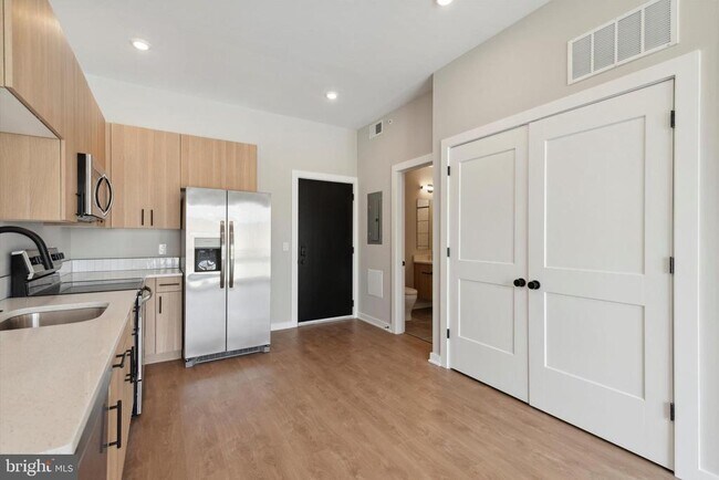Primary Photo - 308 W Chelten Ave