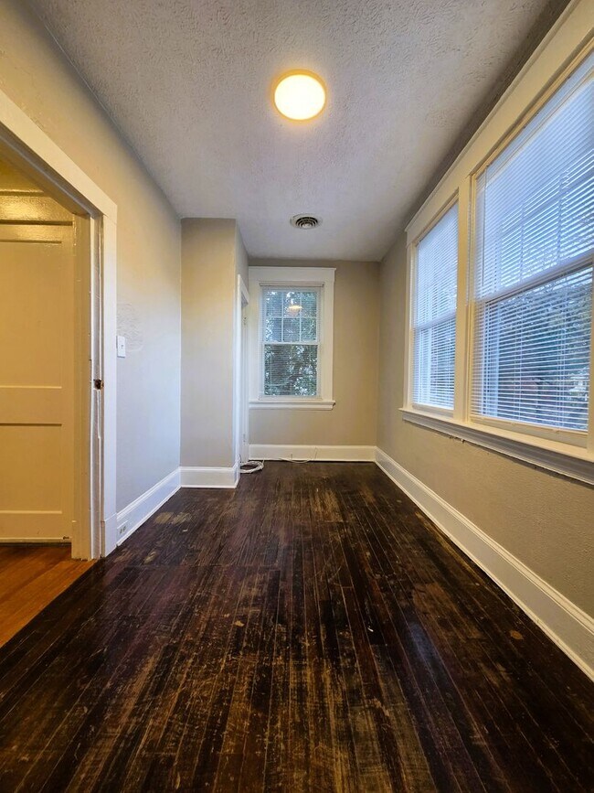 Building Photo - Renovated stately brick home in Forest Hil...