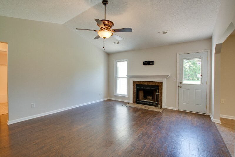 Building Photo - 238 Barberry Ln