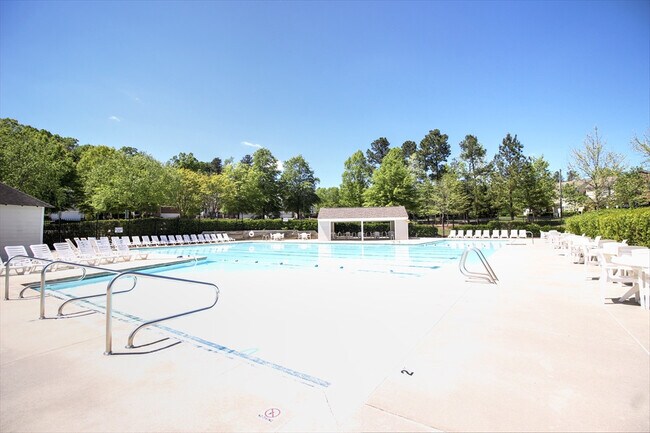 Building Photo - Nice 3 bedroom townhouse in SW Durham!