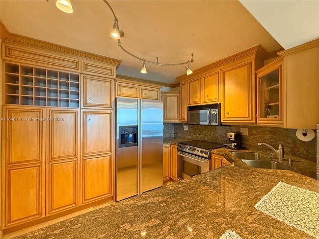Building Photo - 5701 Collins Ave