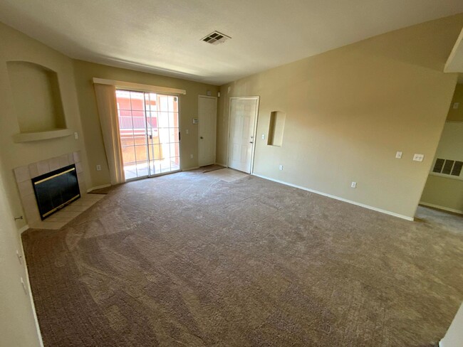 Building Photo - HCVP CONSIDERED! CUTE CONDO IN GATED COMMU...