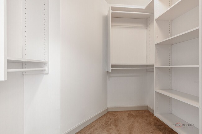 Building Photo - 5420 Belmont Ct