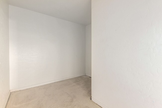 Building Photo - Mountainside Home, Gated Community