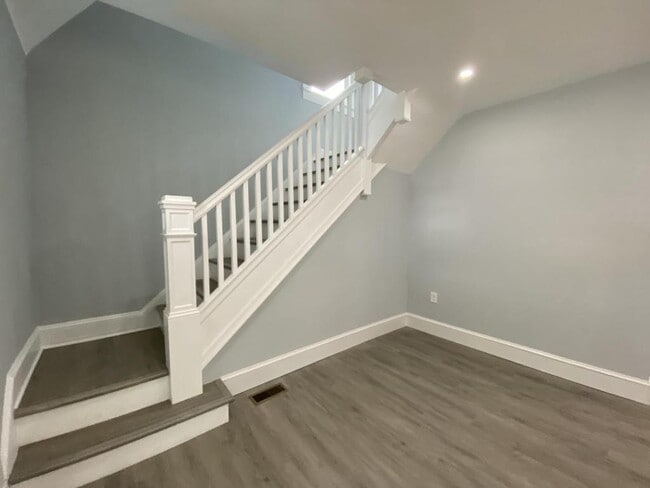 Building Photo - 3121 Rosalie Ave