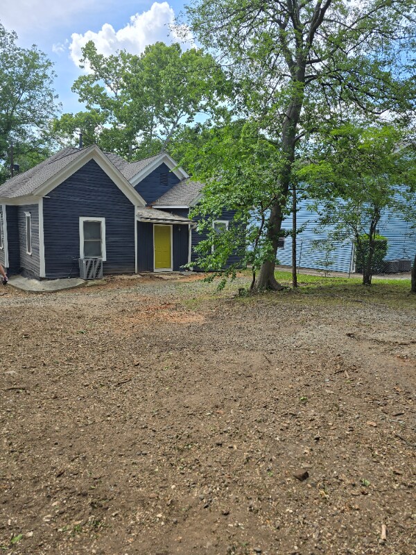 Building Photo - 1007 Curran St NW