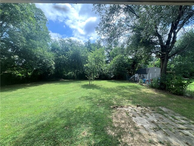 Building Photo - 609 Cedar St