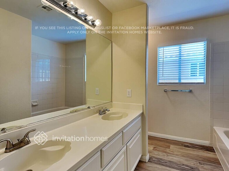 Building Photo - 9421 Salt Water Ct