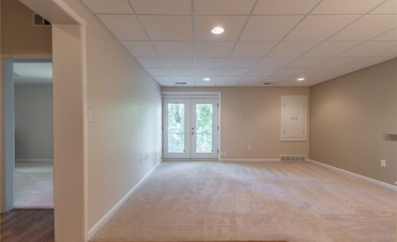 Building Photo - 38465 North Ln