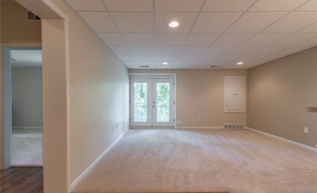 Building Photo - 10000 North Ln