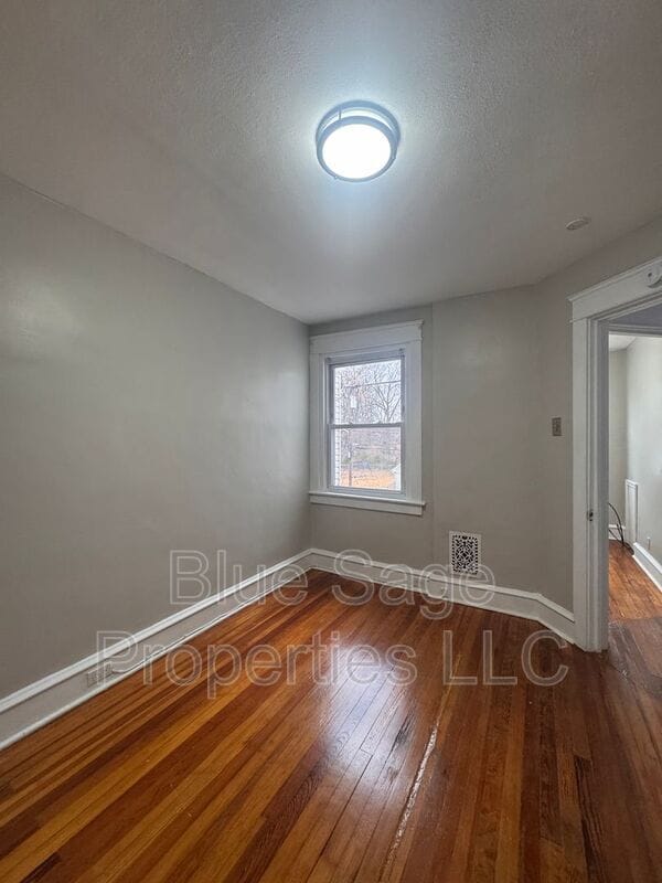 Building Photo - 1411 Lawrence Rd