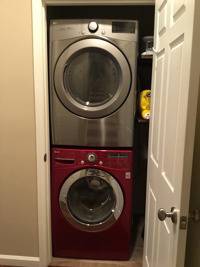 Laundry closet - 1103 Dulles Ave