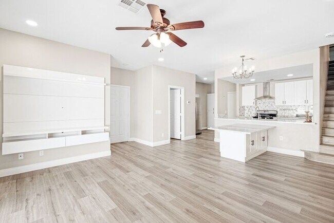 Building Photo - Charming 3-Bedroom Home with Modern Updates & Easy-Care Backyard