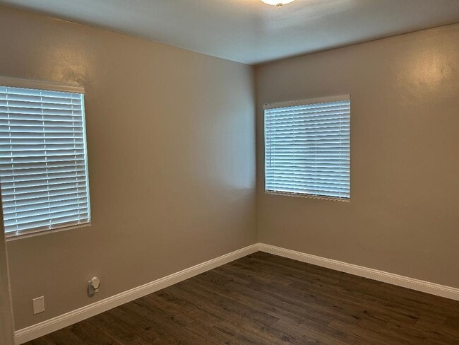 Building Photo - 2303 Graydon Ave