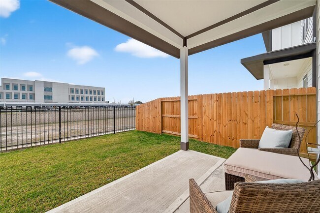 Building Photo - 6702 Metro Blvd