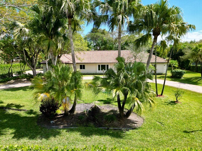 Building Photo - 11401 SW 67th Ave