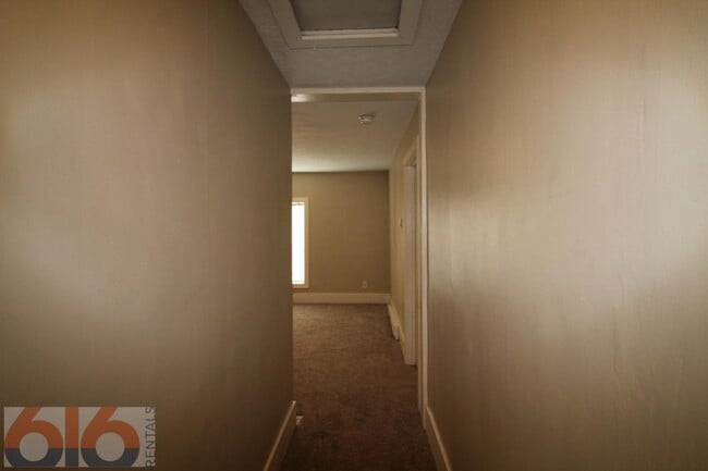 Building Photo - 819 Douglas St NW