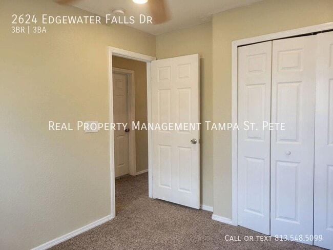 Building Photo - 2624 Edgewater Falls Dr